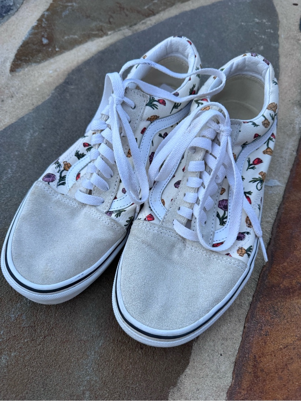 Vans Women's Cream Floral Low-Top Sneakers - Size 9